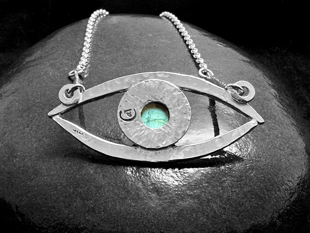 Divining Eye handcrafted silver pendant with labradorite